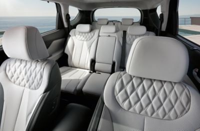 Image of the Hyundai Santa Fe Hybrid's 8-way adjustable power front seats.