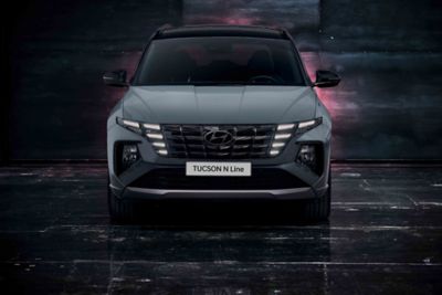 Frontview of the Hyundai TUCSON N Line in shadow grey.