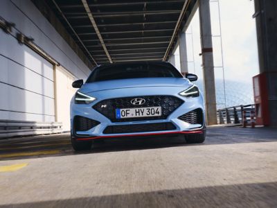 Hyundai i30 N Hatchback v industriálním prostředí