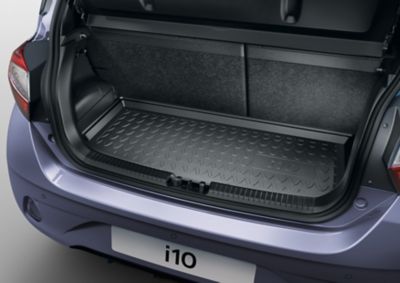 Fond de coffre durable, antidérapant et étanche avec des bords surélevés pour la nouvelle Hyundai i10.