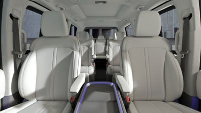 A picture of the Hyundai STARIA Hybrid Wagon's ample space for people or cargo. 