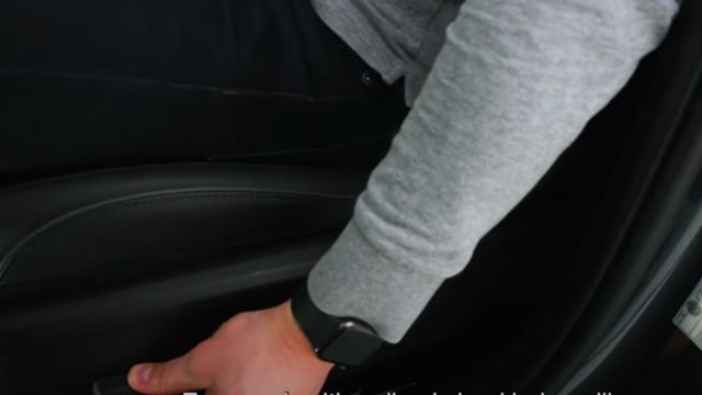 Hoe verstel ik mijn spiegels, stoel en stuur in de TUCSON?