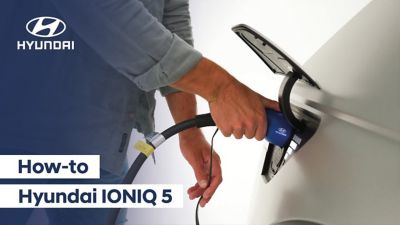 Hyundai IONIQ 5 opladen: laadkabel aansluiten en laadsnelheid