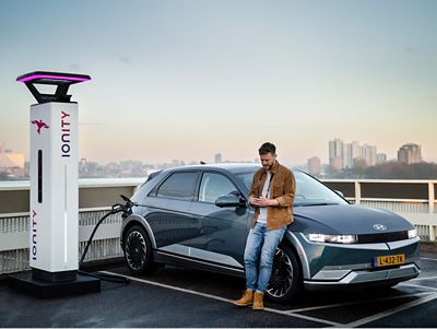 IONIQ 5 bij IONITY laadpaal