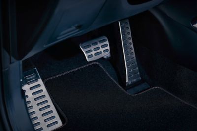 Detail of the all-new Hyundai TUCSON Hybrid N Line metal pedals