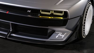 Detaljer på LED pixelljus och lip spoiler på Hyundai N Vision 74.