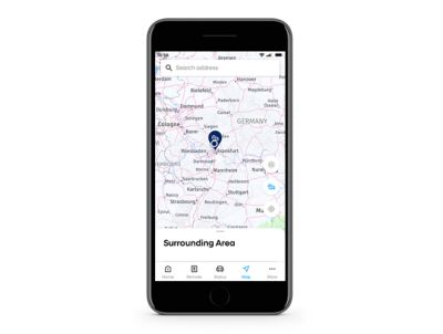 Immagine di smartphone con app Hyundai Bluelink con attiva la ricerca della posizione dell'auto