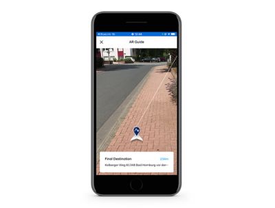 Close-up of the Hyundai Bluelink app with augmented reality Last Mile Guidance.