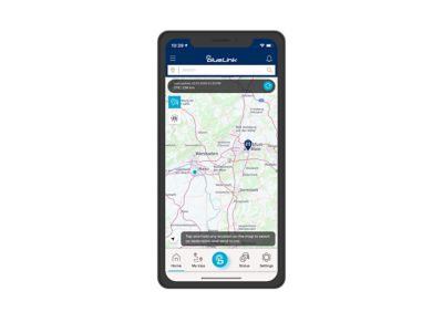 Smarttelefon med Bluelink-app: funksjonen finn bilen for Hyundai IONIQ 5. Foto.