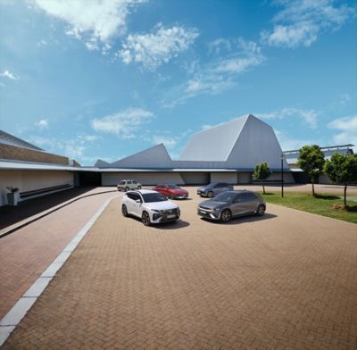 Bodegón de gama electrificada de Hyundai con INSTER, IONIQ 5, IONIQ 6, TUCSON PHEV y KONA EV