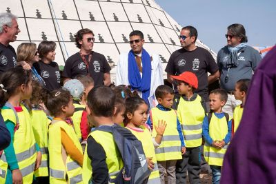 Niños entrada en la escuela