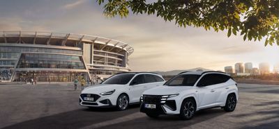 Hyundai TUCSON jedoucí městem.