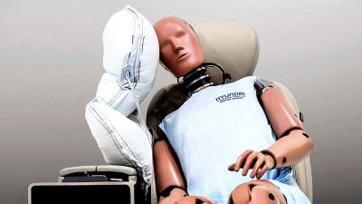 Crash test dummy being smashed in the perfectly positioned airbags of Hyundai.