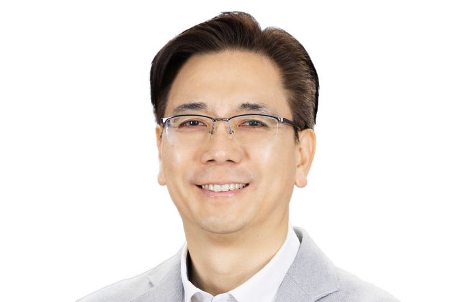 Hanwoo Lee