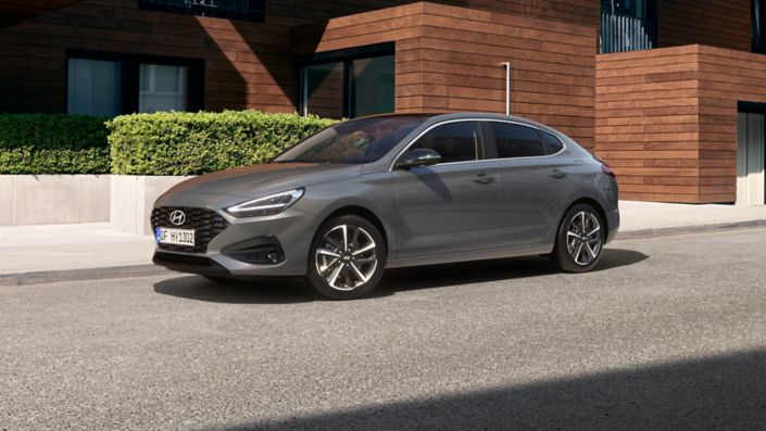 Hyundai i30 opäť najpredávanejší. S MY26 skončí fastback aj atmosférický 4-valec.