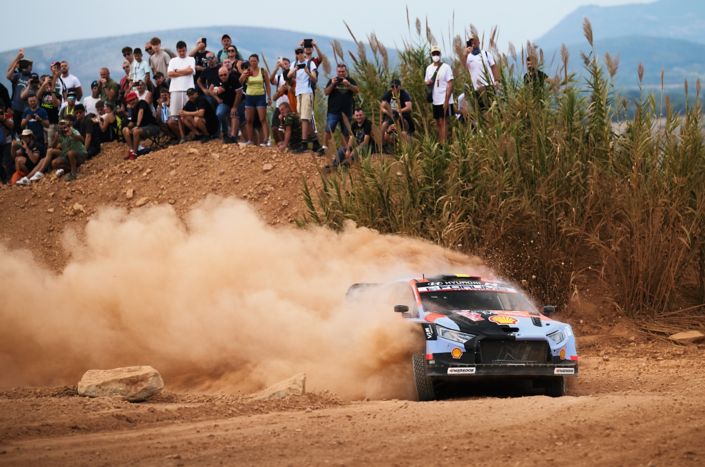 Rally de Italia-Cerdeña: Las tripulaciones de Hyundai Motorsport ocupan los dos primeros puestos en un emocionante duelo en Cerdeña
