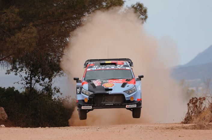 Rally de Italia-Cerdeña: Fourmaux remonta en un sábado difícil en Cerdeña