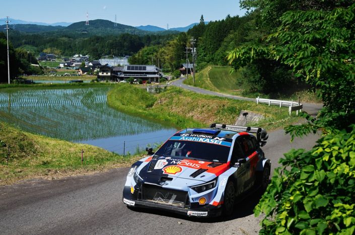 Hyundai Shell Mobis World Rally Team logra un puesto entre los cinco primeros en la última prueba sobre asfalto de la temporada