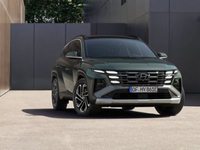 Hyundai TUCSON Hybrid.