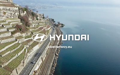 Immagine della costa con logo Hyundai 