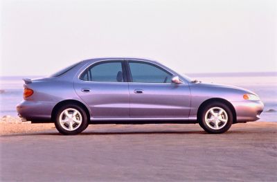 De Hyundai Elantra sedan.