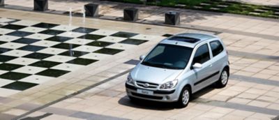 Driedeurs Hyundai Getz.