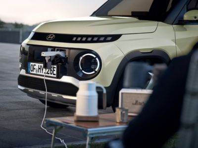 Ładowanie samochodu.