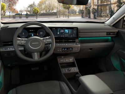 Imagen de los asientos traseros en color negro del Hyundai KONA.
