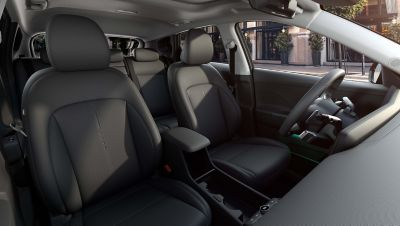 Interior del KONA en gris.