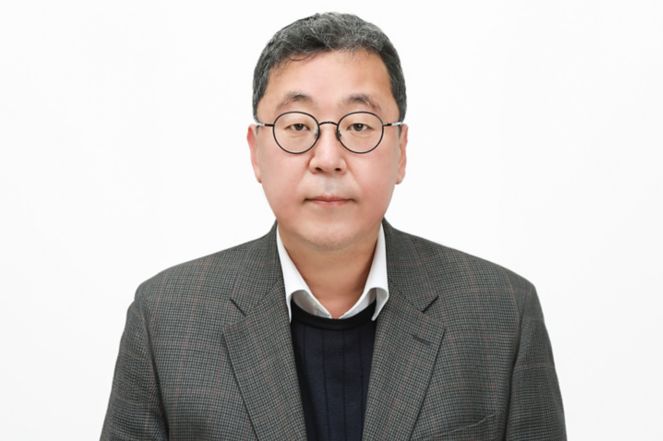 Kyoo Bok Lee
