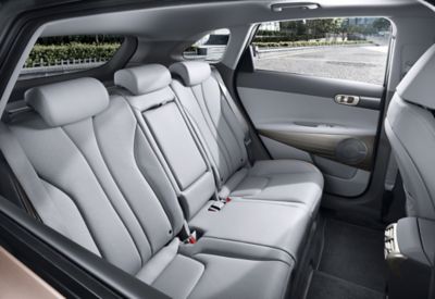 Photo showing the roomy backseats of the Hyundai Nexo.