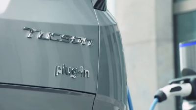 Úplne nový Hyundai TUCSON Plug-in Hybrid SUV pohľad zpredu.