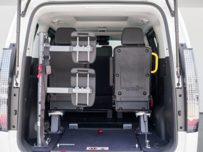 Hyundai STARIA Híbrido adaptado