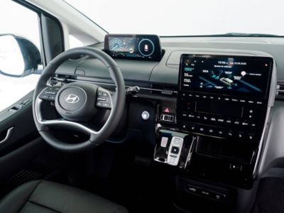Hyundai STARIA Híbrido adaptado