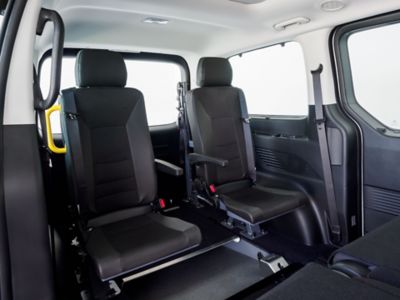 Hyundai STARIA Híbrido adaptado