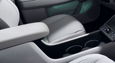 Asientos climatizados del interior del SUV Hyundai KONA.