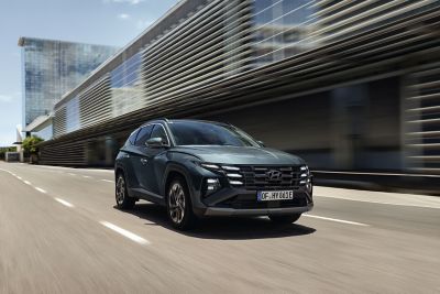 TUCSON PHEV driving.