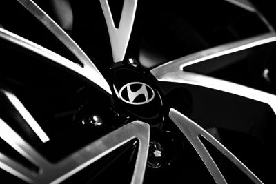 Aero-optimised alloy wheels echo of the IONIQ 6 Hyundai 20" size