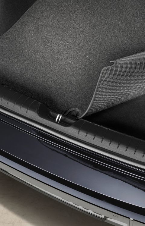 Hyundai IONIQ 6 Trunk mat protection accessory.