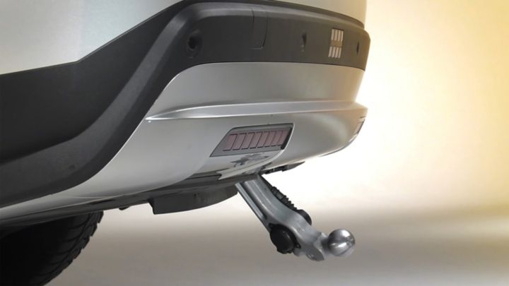 Video - Hyundai IONIQ 9 with tow bar retractable fully electric transport accessory