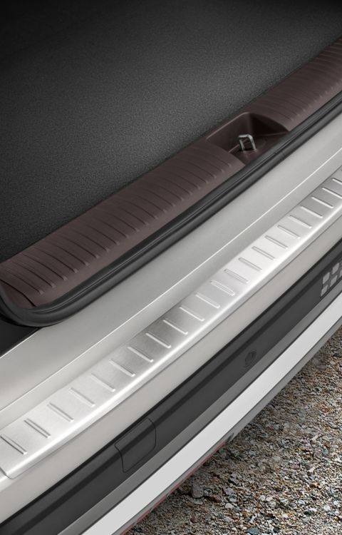 Hyundai IONIQ 9 with styling accessory Rear bumper trim line.
