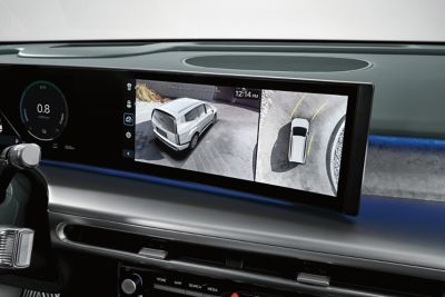 Monitor Widoku 360° (Surround View Monitor) na centralnym ekranie Hyundai IONIQ 9.