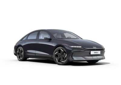 Vue de profil à 3/4 de la berline électrique Hyundai IONIQ 6.