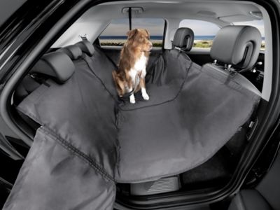 Hyundai IONIQ 5 med baksetebeskyttelse (tilbehør). Foto.