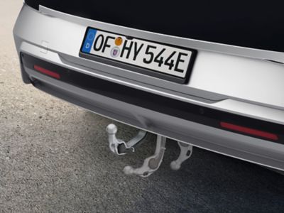 Hyundai IONIQ 5 med elektrisk svingbart tilhengerfeste (tilbehør). Foto.