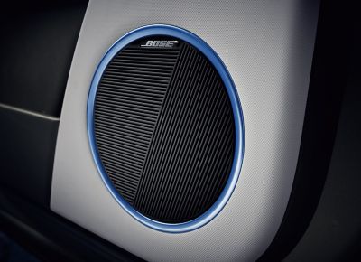 Uno degli otto altoparlanti del sistema audio Bose® di alta qualità della Hyundai IONIQ 5.